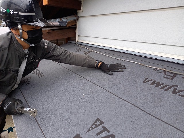 庇屋根工事ルーフィング敷設